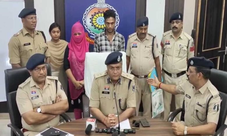 भिलाई में बांग्लादेशी दंपति गिरफ्तार, फर्जी पहचान पत्र के जरिए खुलवा लिया था बैंक अकाउंट 1 KSHITITECH 17A 127 1 KSHITITECH