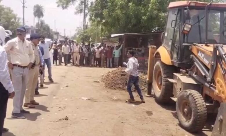 ग्वालियर में राम जानकी मंदिर की सात करोड़ की जमीन को प्रशासन ने कराया अतिक्रमणमुक्त 1 KSHITITECH 19A 69 1 KSHITITECH