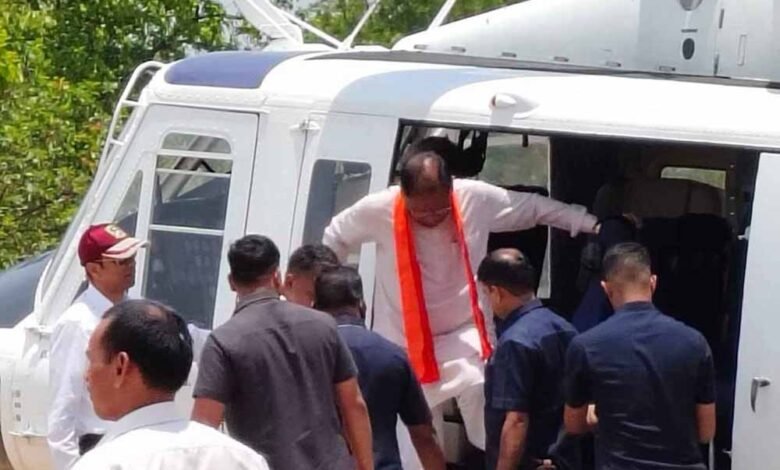 ग्रामीणों से मुलाकात करने सीएम साय का हेलीकॉप्टर पहुंचा बलदाकछार 1 KSHITITECH 2 146 KSHITITECH