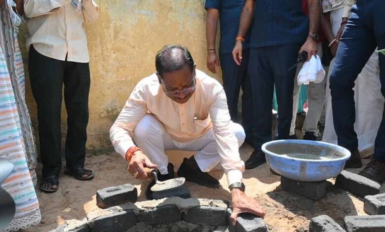 मुख्यमंत्री ने पानी बचाने के लिए जल संचयन वाहिनी के काम को सराहा 1 KSHITITECH 2 153 KSHITITECH