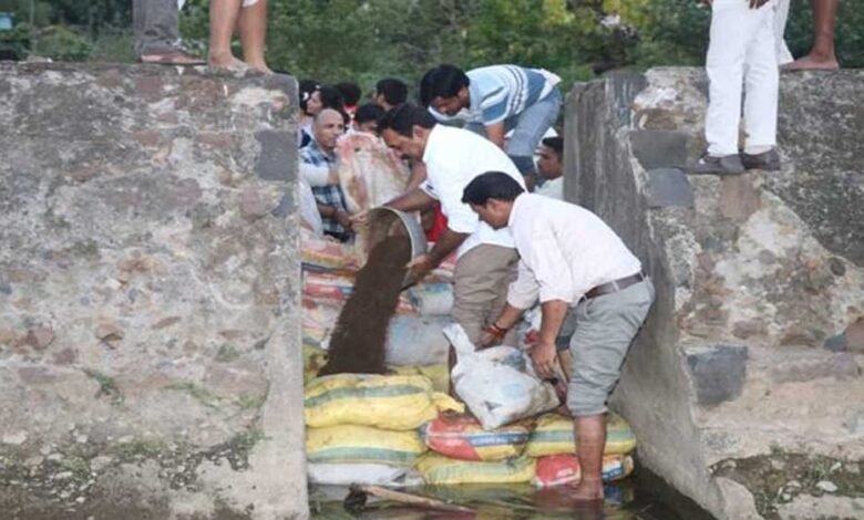 देश में जल संवर्धन अभियान में जनता और प्रशासन की संयुक्त भागीदारी 1 KSHITITECH 20A 136 KSHITITECH