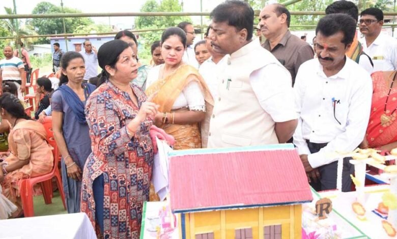 तेंदूपत्ता संग्राहकों के बच्चों को मिला 7 लाख 34 हज़ार की छात्रवृत्ति 1 KSHITITECH 20A 139 KSHITITECH