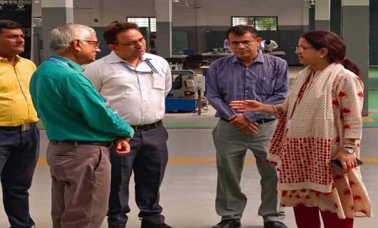 आईटीआई इंदौर में दिखा युवा पीढ़ी के कौशल का आत्मविश्वास 1 KSHITITECH 20A 8 KSHITITECH