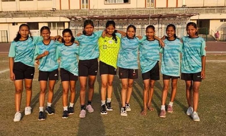 खेलो इंडिया एकेडमी रायपुर में सुकमा की 8 महिला फुटबॉल खिलाड़ी चयनित प्रतिभाओं को मिला राज्य स्तरीय मंच 1 KSHITITECH 23A 33 KSHITITECH