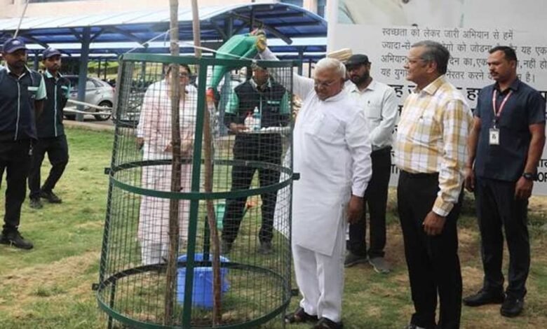 राज्यपाल पटेल अखिल भारतीय आयुर्विज्ञान संस्थान पहुंचे 1 KSHITITECH 24A 91 KSHITITECH