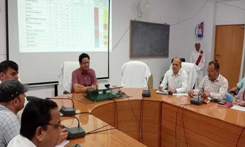 सीएम हेल्पलाइन में दर्ज शिकायतों को संतुष्टिपूर्ण निराकृत करायें - कलेक्टर 1 KSHITITECH 27A 11 KSHITITECH
