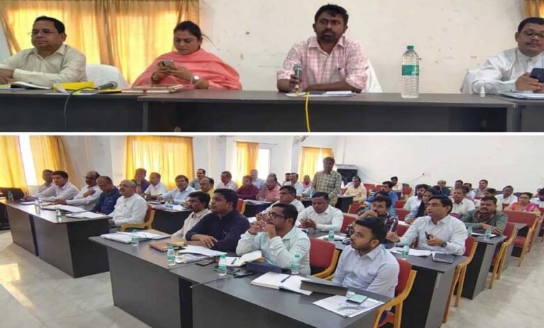 अमृत धारा डीपीआरसी भवन में समय सीमा की बैठक सम्पन्न 1 KSHITITECH 2A 27 KSHITITECH