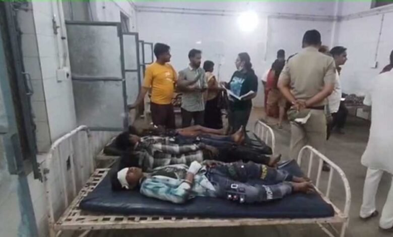 विदिशा की आरी घाटी में दर्दनाक हादसा, पिकअप वाहन पलटा, 3 की मौत, 12 घायल... 1 KSHITITECH 2A 44 KSHITITECH