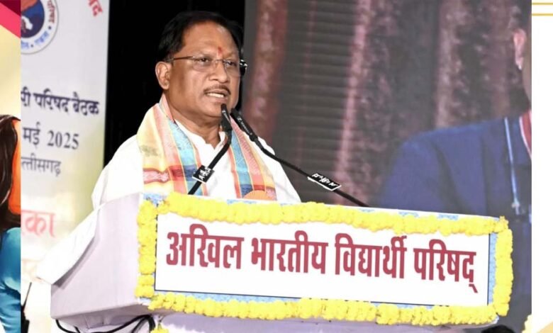 मुख्यमंत्री ने कहा कि अखिल भारतीय विद्यार्थी परिषद विश्व का सबसे बड़ा छात्र संगठन है 1 KSHITITECH 30A 8 1 KSHITITECH