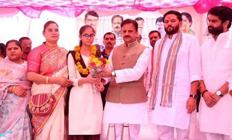ऊंचाई पर पहुंचना आसान होता है, ऊंचाई पर बने रहना कठिन : उप मुख्यमंत्री शुक्ल 1 KSHITITECH 8A 14 KSHITITECH