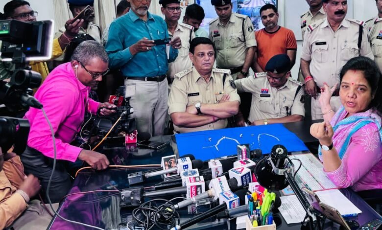 शिवनाथ एक्सप्रेस हाई प्रोफाइल चोरी कांड: जीआरपी ने ओडिशा से किया खरीददार गिरफ्तार, 65 लाख के हीरे बरामद 1 KSHITITECH IMG 20250512 WA0018 KSHITITECH