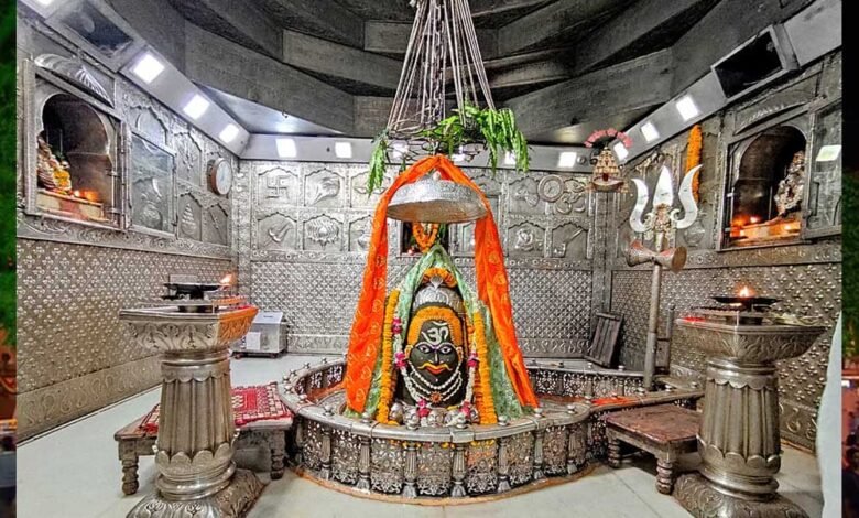 बाबा महाकाल के सुलभ दर्शन का जरिया बनी चलित भस्मारती, बैठने वालों की संख्या अब कम होगी 1 KSHITITECH Mahakal temple A 51 6 KSHITITECH