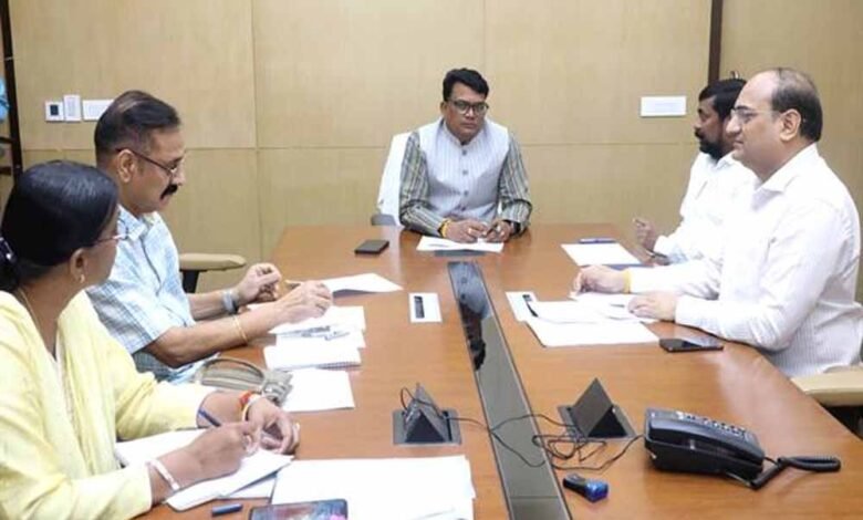 विभाग की जनकल्याणकारी योजनाओं के लिए आवंटित बजट का शत-प्रतिशत करें उपयोग : मंत्री चौहान 1 KSHITITECH chohan KSHITITECH