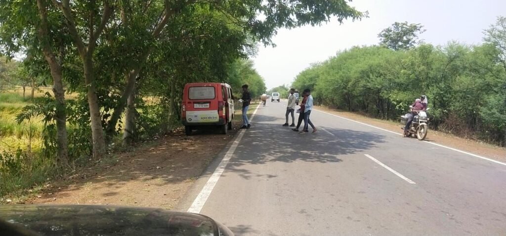 फर्जी आरटीओ कर्मचारी बनकर कर रहे अवैध वसूली, रायगढ़ पासिंग गाड़ियों का इस्तेमाल और कोई वैध दस्तावेज नहीं 2 KSHITITECH img 20250521 wa00197843118828627316715 KSHITITECH