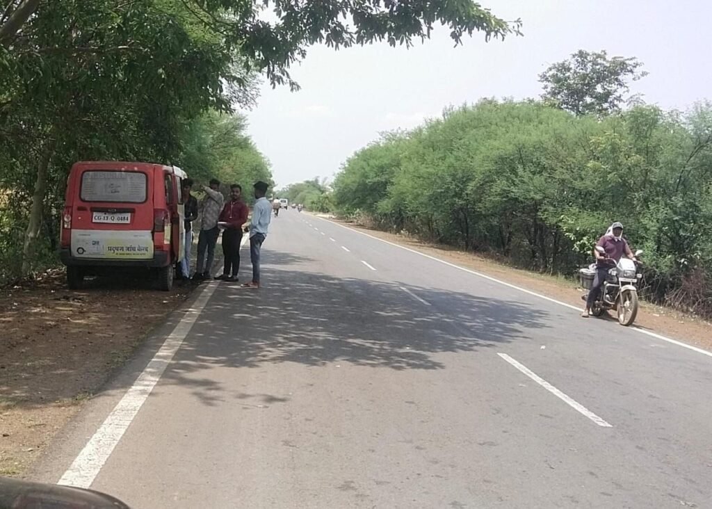 फर्जी आरटीओ कर्मचारी बनकर कर रहे अवैध वसूली, रायगढ़ पासिंग गाड़ियों का इस्तेमाल और कोई वैध दस्तावेज नहीं 3 KSHITITECH img 20250521 wa00211601404452291146289 KSHITITECH