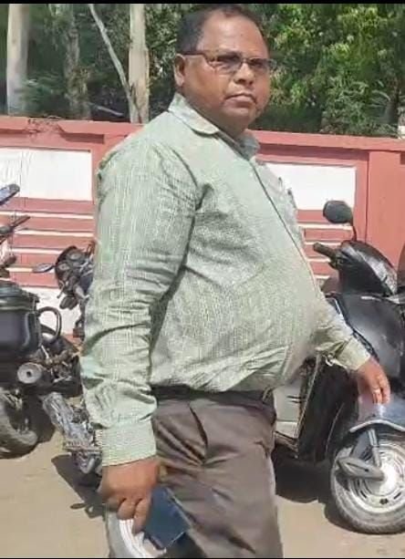 गर्मी में भी 'गर्म' PWD अफसर: बलरामपुर में काली कमाई के आरोपों पर सुशासन तिहार में उठे सवाल 2 KSHITITECH img 20250530 wa00247861779752561585418 KSHITITECH