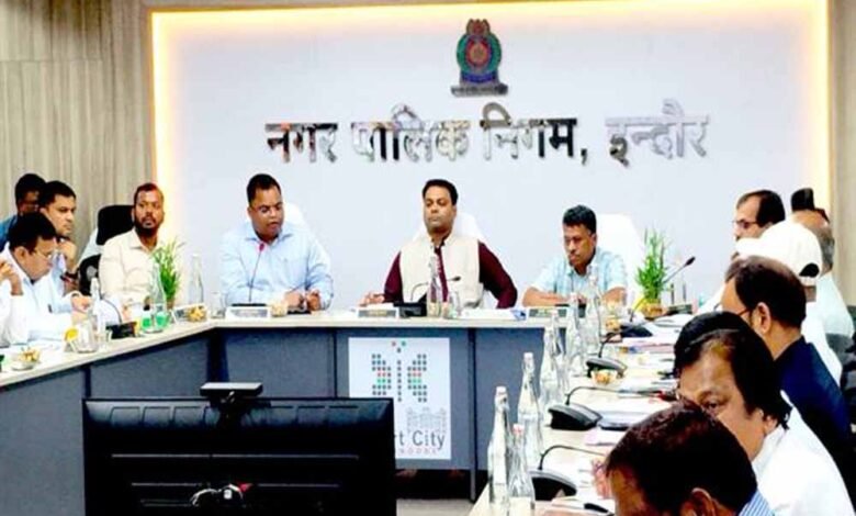 इंदौर एवं उज्जैन संभाग में आने वाले स्थानीय निकायों की समीक्षा बैठक 1 KSHITITECH ind 4 KSHITITECH