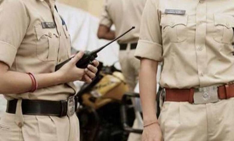 जहांगीराबाद में कैफे चलता था इश्तिहाक अहमद, खुद को अमन सिंह बताकर महिला एसआई को फंसाया प्रेमजाल में 1 KSHITITECH love1 KSHITITECH