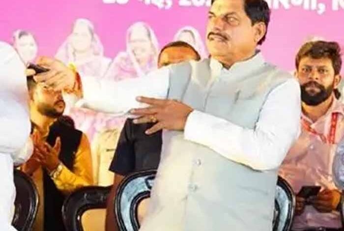 मुख्यमंत्री ने सारणी में 464 करोड़ से अधिक के विकास कार्यों का किया लोकार्पण एवं भूमि-पूजन 1 KSHITITECH mohan2 18 KSHITITECH