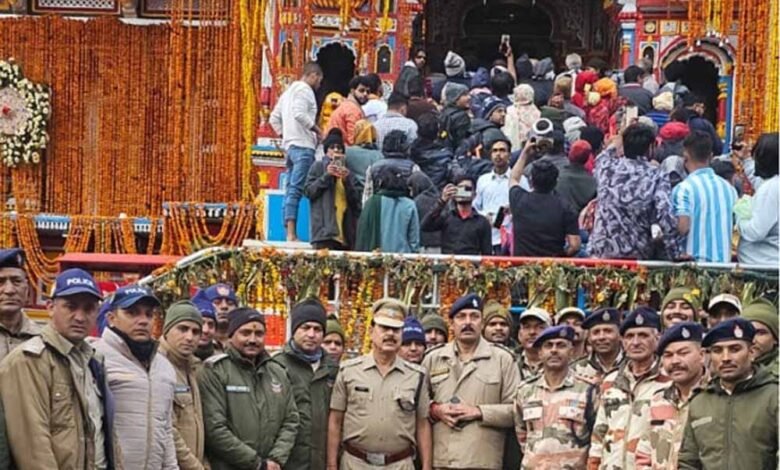 केदारनाथ में ITBP तैनात, आतंकी ठिकानों पर हमले के बाद अब उत्तराखंड के चारधामों में सुरक्षा बढ़ाई, जवान भी मुस्तैद 1 KSHITITECH po1 1 KSHITITECH