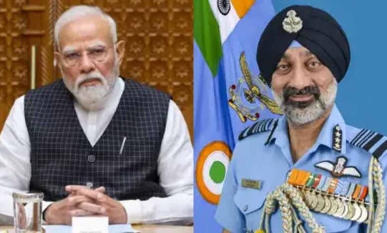 पाकिस्तान से तनाव के बीच वायुसेना प्रमुख एयर चीफ मार्शल ने प्रधानमंत्री नरेंद्र मोदी से मुलाकात की, नेवी चीफ भी कर चुके हैं बात 1 KSHITITECH sena1 KSHITITECH