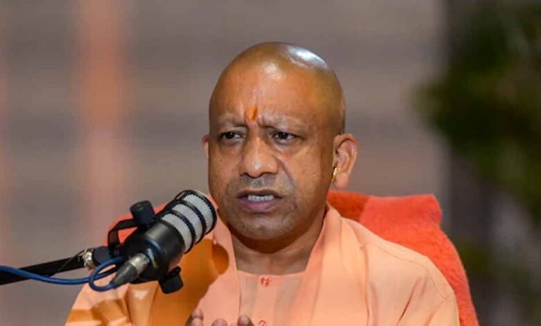 यूपी में नौ साल बाद हो सकेंगे तबादले, योगी सरकार ने साढ़े चार लाख प्राइमरी टीचरों को दिया बड़ा तोहफा 1 KSHITITECH yogi1 8 KSHITITECH