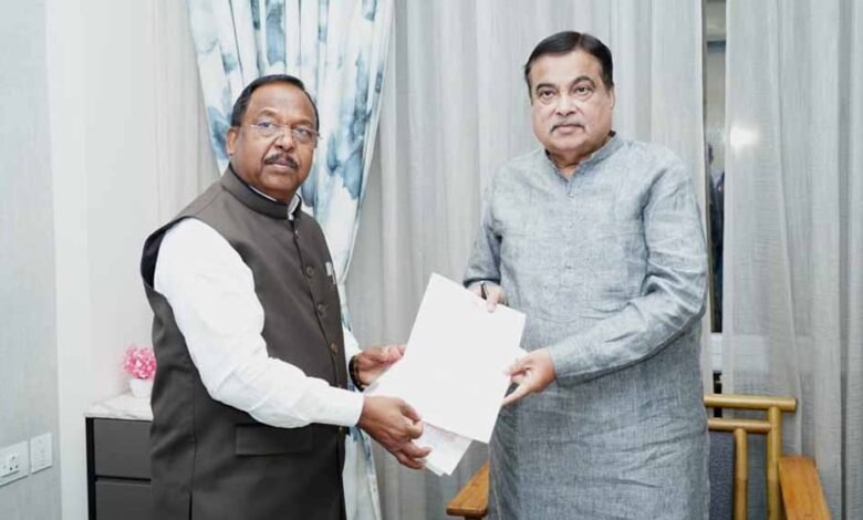 केंद्रीय मंत्री गडकरी से मंत्री नेताम ने की मुलाकात, 10 किमी फोरलेन बायपास मार्ग बनाने दिया प्रस्ताव 1 KSHITITECH 1 1077 KSHITITECH