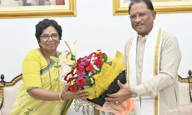 राष्ट्रीय महिला आयोग की अध्यक्ष ने मुख्यमंत्री विष्णु देव साय से की सौजन्य मुलाकात 1 KSHITITECH 1 121 KSHITITECH