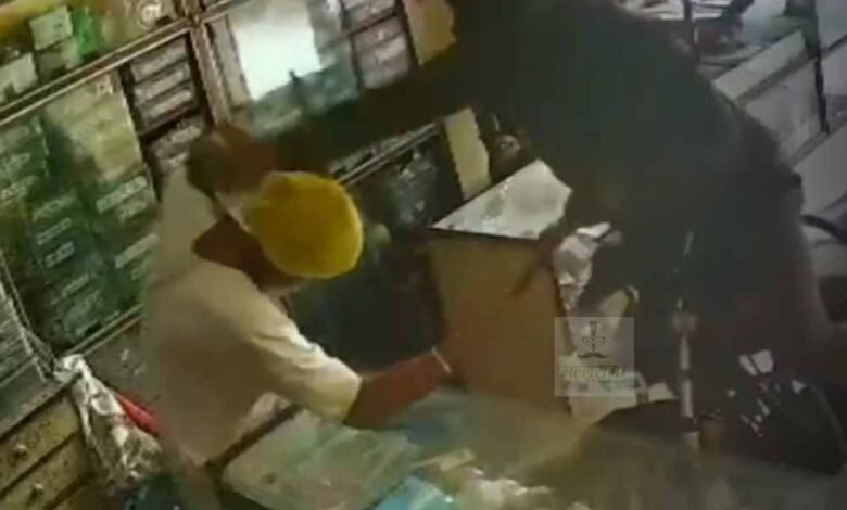 पिता पर आरोपी युवक ने किया चाकू से हमला 1 KSHITITECH 1 610 KSHITITECH