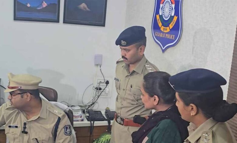 गुजरात की चर्चित सोशल मीडिया इन्फ्लुएंसर कीर्ति पटेल को सूरत पुलिस ने किया गिरफ्तार, जाने मामला 1 KSHITITECH 1 626 KSHITITECH
