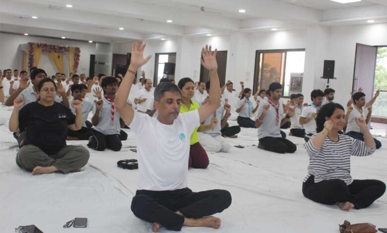 भोपाल रेल मंडल में 11वां अंतर्राष्ट्रीय योग दिवस उत्साहपूर्वक संपन्न 1 KSHITITECH 1 739 KSHITITECH