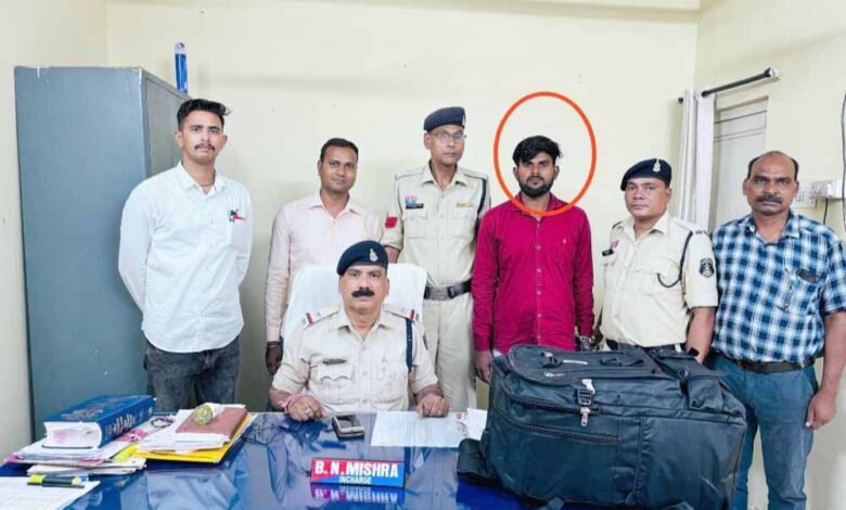 जीआरपी ने 2 लाख के गांजे आरोप को किया गिरफ्तार 1 KSHITITECH 1 764 KSHITITECH