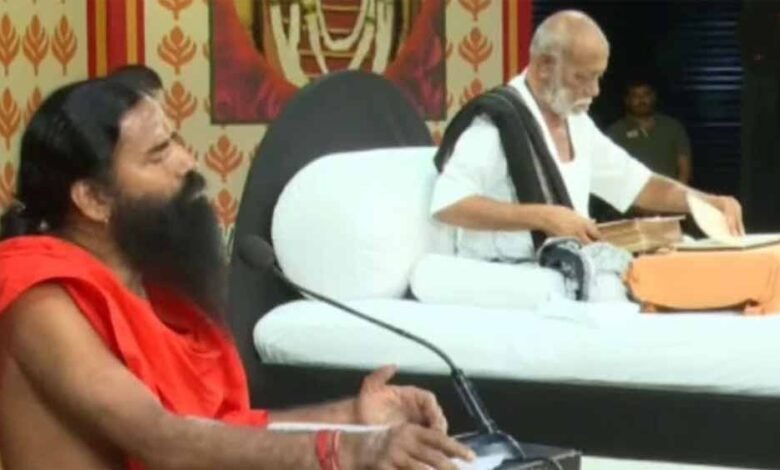 मोरारी बापू से मिले बाबा रामदेव और बोले- बापू महापुरुष, उनकी आलोचना उचित नहीं 1 KSHITITECH 1 786 KSHITITECH