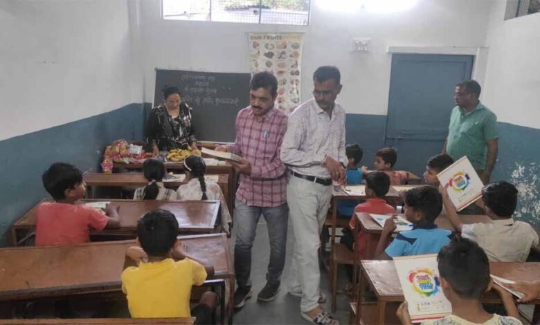 सर्व मांग्लयम समूह' संस्थापक ने स्कूली बच्चों के साथ मनाया जन्मदिन 1 KSHITITECH 1 84 KSHITITECH