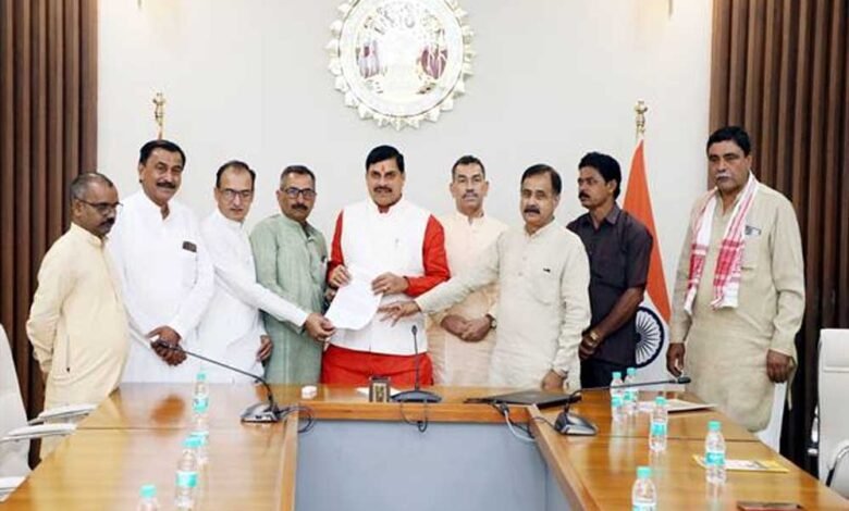 मुख्यमंत्री डॉ. यादव से भारतीय किसान संघ मध्यप्रदेश के प्रतिनिधिमंडल ने की भेंट 1 KSHITITECH 11A 1 1 KSHITITECH