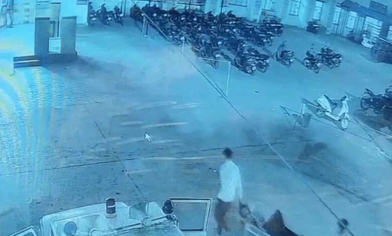 रीवा जिले के सरकारी अस्पताल में नाबालिग लड़की के साथ गैंगरेप, पहले प्रबंधन ने छिपाई घटना 1 KSHITITECH 11A 41 KSHITITECH