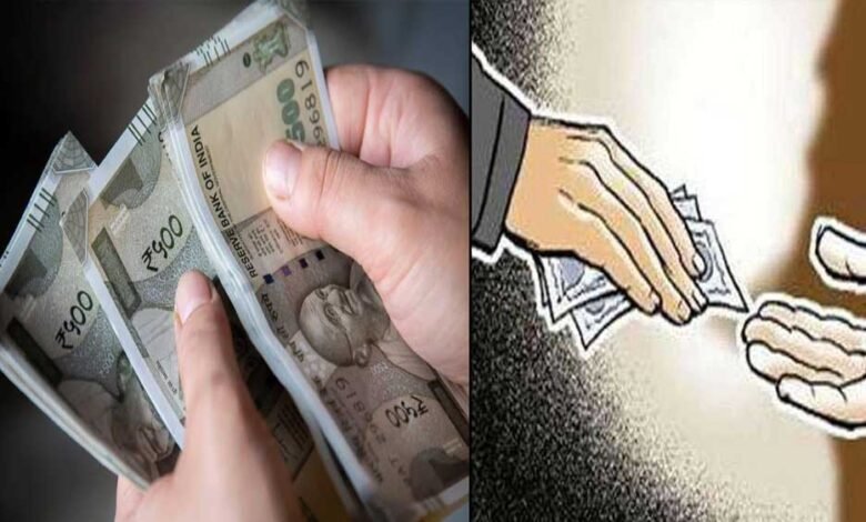 10 हजार रुपये लेते लोकायुक्त ने बाबू को धरदबोचा, अतिक्रमण हटाने के नाम पर मांगी थी रिश्वत 1 KSHITITECH 13A 105 KSHITITECH