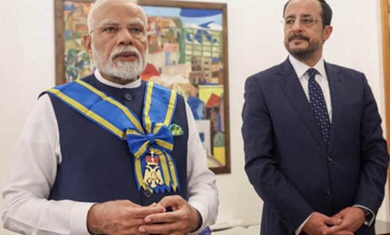 प्रधानमंत्री मोदी को साइप्रस का सर्वोच्च सम्मान मिलने पर मुख्यमंत्री डॉ. यादव ने किया अभिनंदन 1 KSHITITECH 16A 136 KSHITITECH