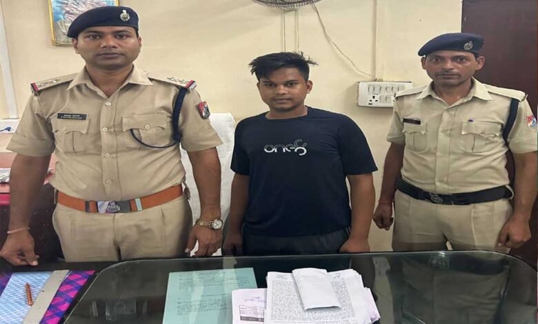 ऑपरेशन 'उपलब्ध' के तहत रेलवे ई-टिकट रैकेट का भंडाफोड़, ₹1.62 लाख के टिकट जब्त 1 KSHITITECH 17A 146 KSHITITECH