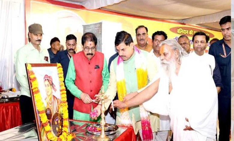 मुख्यमंत्री डॉ. यादव ने महानाट्य के लिये पाँच लाख रूपए देने की घोषणा 1 KSHITITECH 19A 4 KSHITITECH