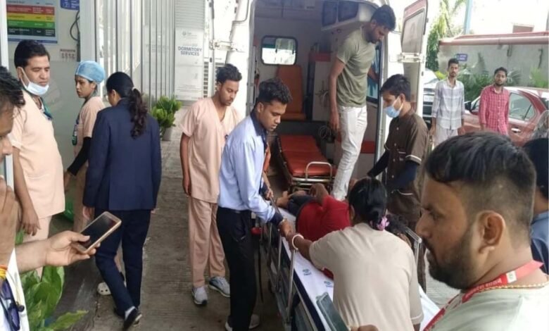 भैरुंदा से भोपाल जा रही बस के चालक को रास्ते में हृदयाघात आया, यात्रियों की सूझबूझ से बची जान 1 KSHITITECH 1A 49 1 KSHITITECH