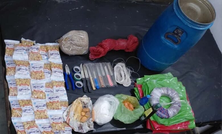 बालाघाट पुलिस ने एक बार फिर नक्सलियों के मंसूबों पर पानी फेरा, आईईडी बनाने हेतु जमा की गई सामग्री बरामद 1 KSHITITECH 1A 77 1 KSHITITECH
