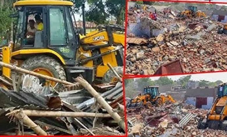 दिल्ली में अवैध अतिक्रमण के खिलाफ एक्शन, 300 से अधिक झुग्गियां हुईं जमींदोज़ 1 KSHITITECH 2 1 KSHITITECH