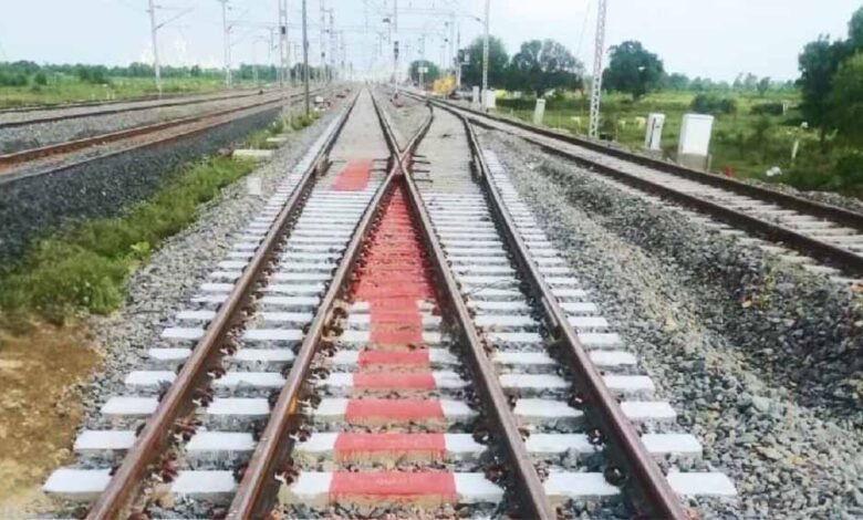 छत्तीसगढ़ में रेल क्रांति : वर्ष 2030 तक रेल नेटवर्क हो जाएगा दोगुना 1 KSHITITECH 2 406 KSHITITECH