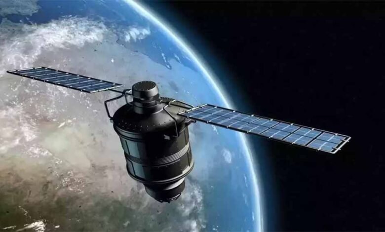 सैटेलाइट इंटरनेट क्या हैं इसके फायदे और नुकसान 1 KSHITITECH 2 84 KSHITITECH