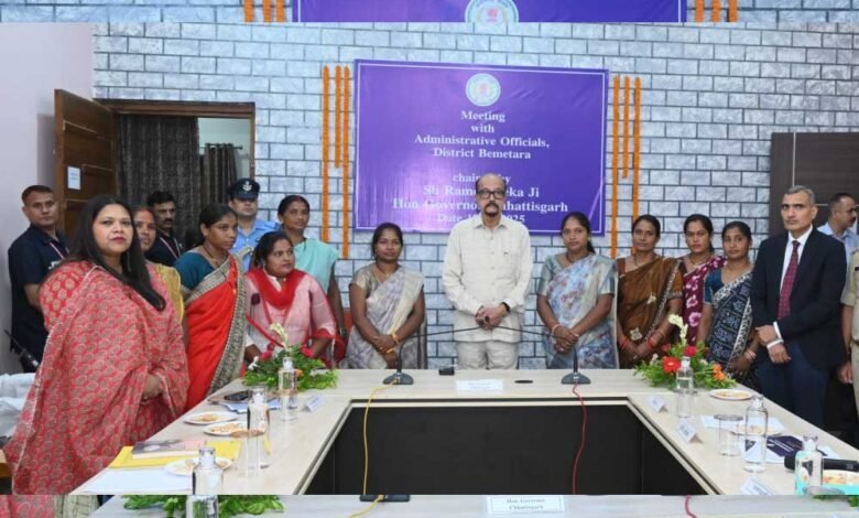 राज्यपाल डेका ने गोद ग्राम टेमरी में संचालित योजनाओं की जानकारी ली 1 KSHITITECH 20A 10 KSHITITECH