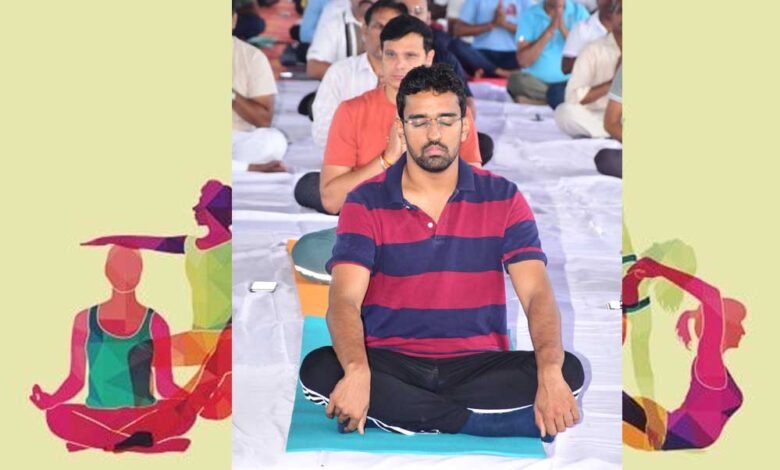 अंतर्राष्ट्रीय योग दिवस पर सामूहिक योगाभ्यास कार्यक्रम सम्पन्न 1 KSHITITECH 21A65 KSHITITECH