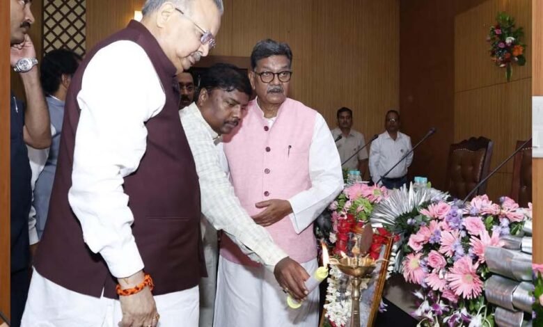 विधानसभा में एक दिवसीय PA/PS प्रशिक्षण शिविर आयोजित, 100 से अधिक निज सचिव/सहायक शामिल 1 KSHITITECH 2A 160 KSHITITECH