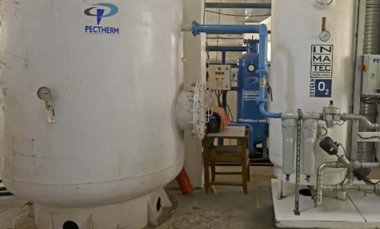 राजधानी के अस्पतालों में ऑक्सीजन प्लांट्स की मॉक ड्रिल, आपातकालीन स्थिति से निपटने की तैयारी 1 KSHITITECH 3A 51 KSHITITECH