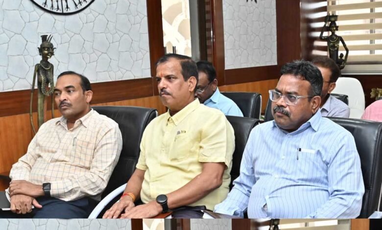 बैठक में सुदुर ग्रामीण क्षेत्रों में आम जनता को सुलभ परिवहन सेवा उपलब्ध कराने के लिए विस्तार से चर्चा हुई 1 KSHITITECH 6A 25 KSHITITECH